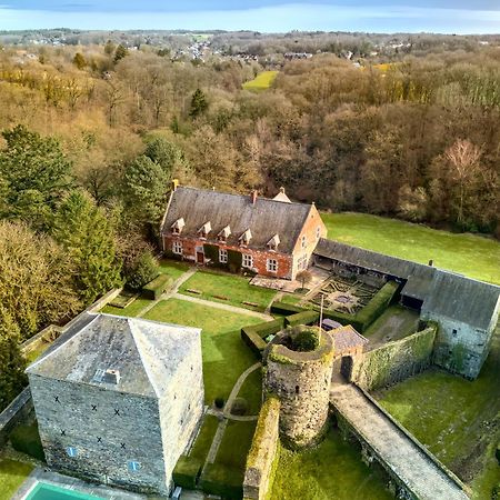 Le Gite Du Chateau - Domaine Des Trois Tilleuls Villers-la-Ville Exterior photo